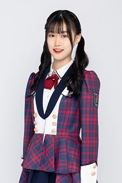 2021年AKB48 Team SHプロフィール 吴凡 3.jpg