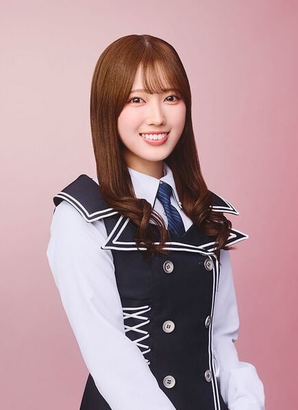 ファイル:2026年日向坂46プロフィール 清水理央 2.jpg