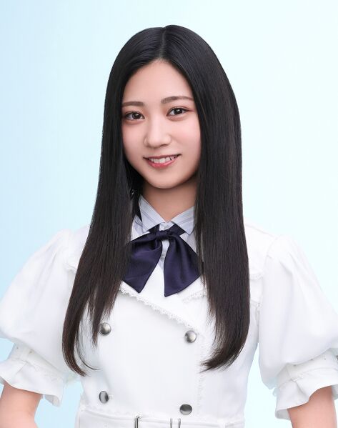 ファイル:2025年乃木坂46プロフィール 川端晃菜 3.jpg