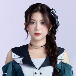2025年BNK48プロフィール Popper.jpg