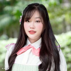 2024年CGM48プロフィール Emma 2.jpg