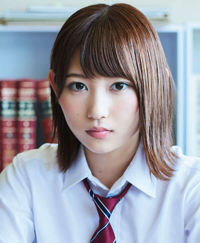 800px-2016年欅坂46プロフィール 800px-2016年欅坂46プロフィール