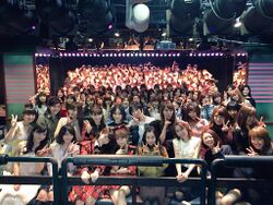 AKB48劇場10周年記念 集合写真.jpg