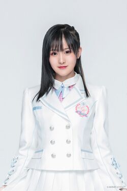 2018年AKB48 Team SHプロフィール 王雨朵 1.jpg