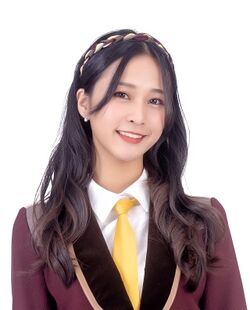 2019年AKB48 Team TPプロフィール 林倢 1.jpg