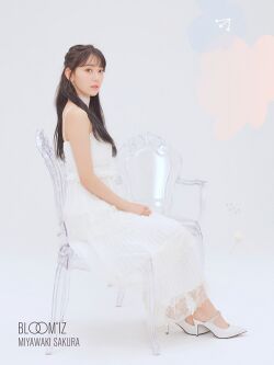 2020年IZ*ONEプロフィール 宮脇咲良 4.jpg