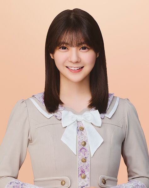 ファイル:2026年乃木坂46プロフィール 冨里奈央.jpg