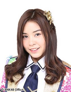 2017年BNK48プロフィール Isarapa Thawatpakdee 3.jpg