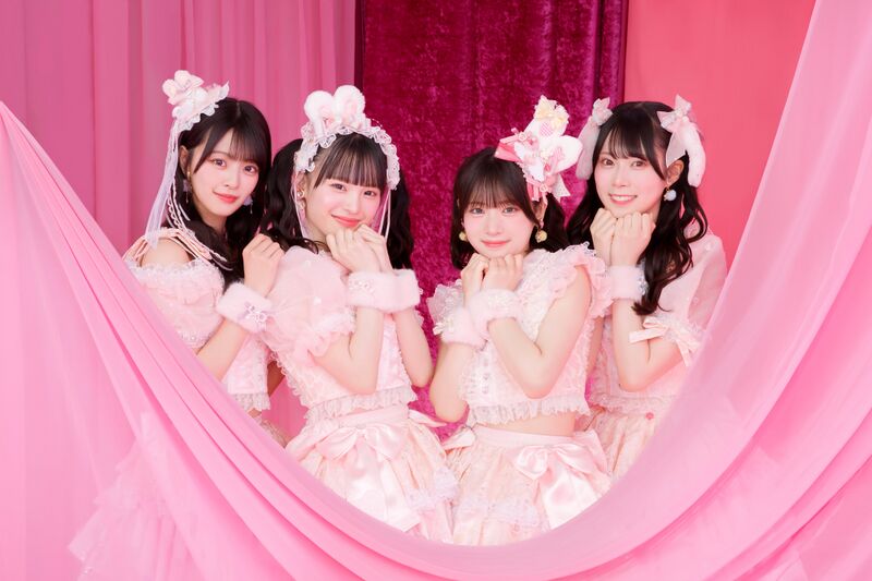 ファイル:カワイイは世界を救う アーティスト写真.jpg