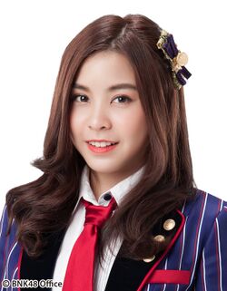 2018年BNK48プロフィール Isarapa Thawatpakdee.jpg