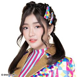 2019年BNK48プロフィール Jennis Oprasert 1.jpg