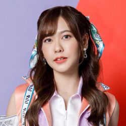2021年BNK48プロフィール Kanteera Wadcharathadsanakul 2.jpg