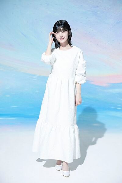 ファイル:2024年夏霞プロフィール全身写真 持永真奈.jpg