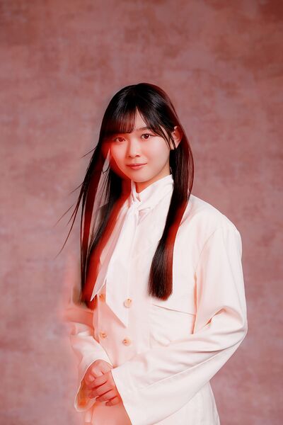 ファイル:2026年櫻坂46四期生ライブプロフィール 山川宇衣.jpg