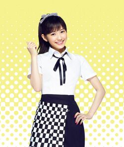 渡辺麻友 ラッパ練習中.jpg