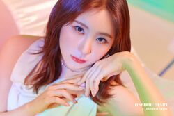 2020年IZ*ONEプロフィール Lee Chae Yeon 8.jpg