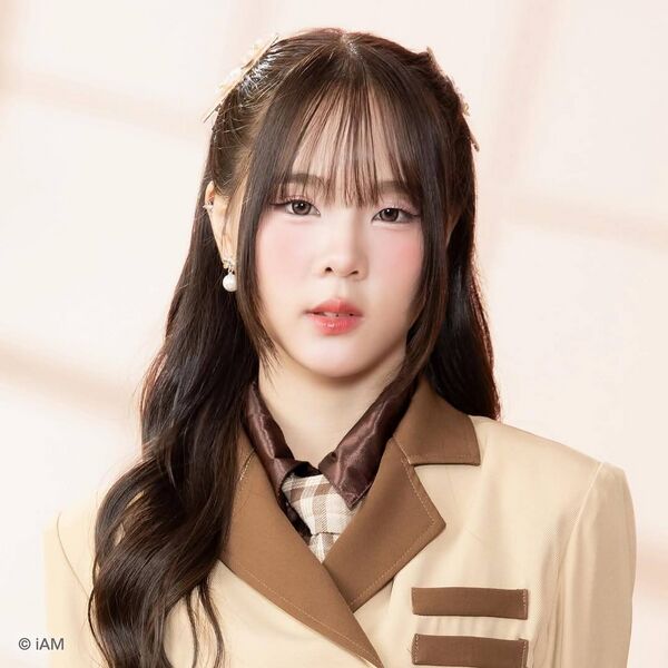 ファイル:2025年BNK48プロフィール Micha 3.jpg