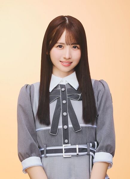 ファイル:2026年日向坂46プロフィール 上村ひなの 3.jpg