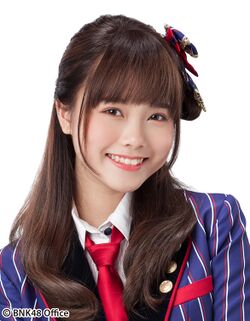 2018年BNK48プロフィール Praewa Suthamphong.jpg