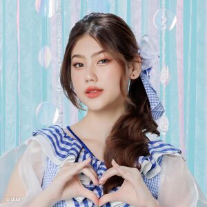 2023年BNK48プロフィール Chanikhan Busadee 3.jpg