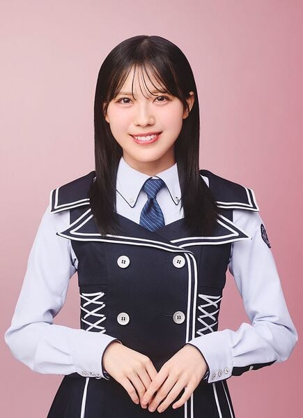 ファイル:2026年日向坂46プロフィール 森本茉莉 2.jpg