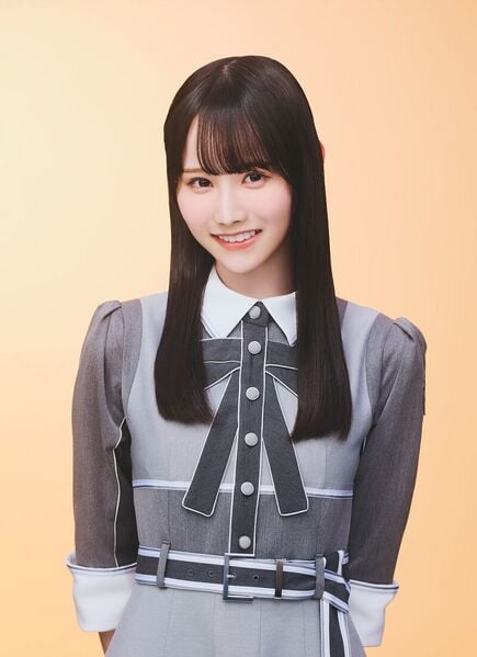 ファイル:2026年日向坂46プロフィール 高井俐香 3.jpg