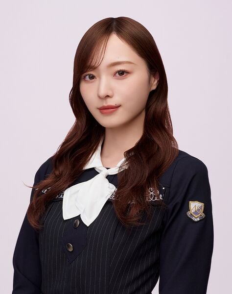 ファイル:2025年乃木坂46プロフィール 梅澤美波.jpg