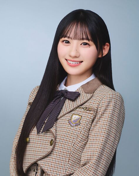 ファイル:2025年乃木坂46プロフィール 川﨑桜 3.jpg
