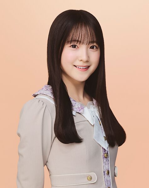 ファイル:2026年乃木坂46プロフィール 鈴木佑捺.jpg