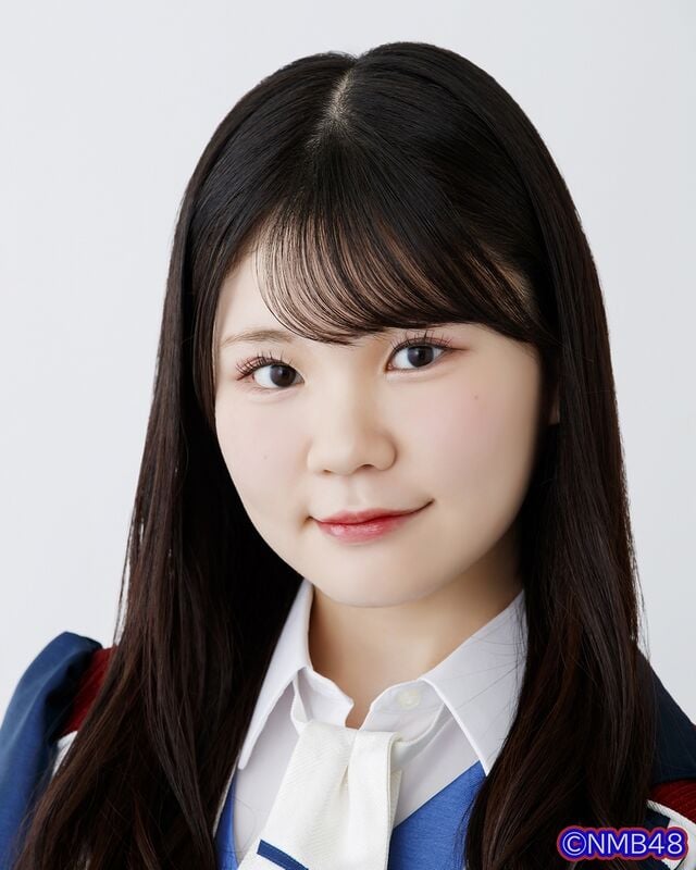 NMB48 10期研究生　内田愛彩　チューストライク 直筆 NMB48 内田愛彩 直筆写真 ☆NMB48 チューストライク ランダム生
