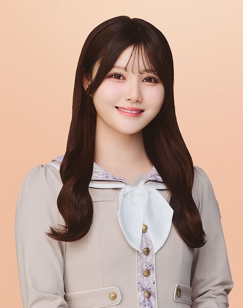 ファイル:2026年乃木坂46プロフィール 伊藤理々杏.jpg