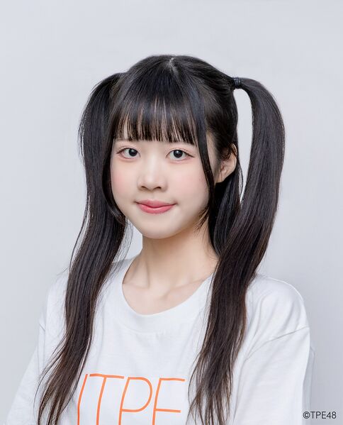 ファイル:2026年TPE48プロフィール 張鈊喬 2.jpg