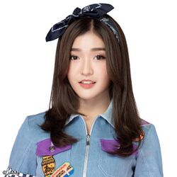 2019年BNK48プロフィール Jennis Oprasert 2.jpg