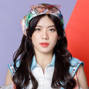2021年BNK48プロフィール Weeraya Zhang 2.jpg