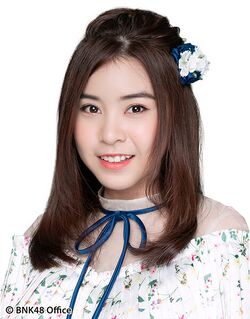 2018年BNK48プロフィール Isarapa Thawatpakdee 2.jpg