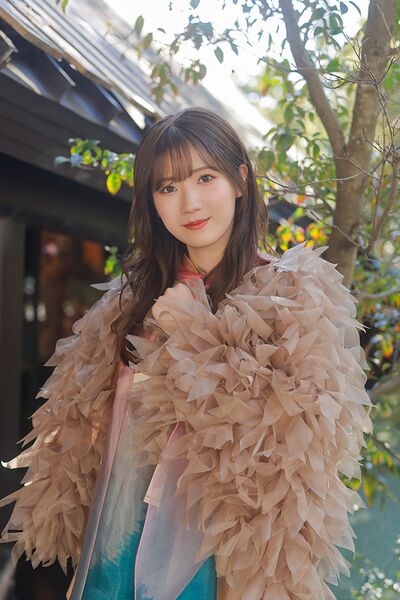 ファイル:2025年11th Single BACKS LIVE!!プロフィール 小田倉麗奈.jpg