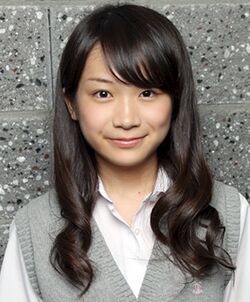 2011年乃木坂46プロフィール 秋元真夏.jpg