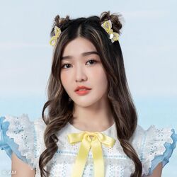 2022年BNK48プロフィール Jennis Oprasert.jpg