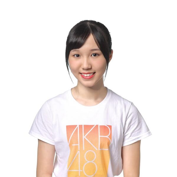ファイル:2018年AKB48 Team TPプロフィール 劉曉晴.jpg