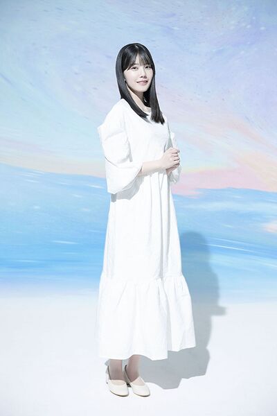 ファイル:2024年夏霞プロフィール全身写真 伊藤ゆず.jpg