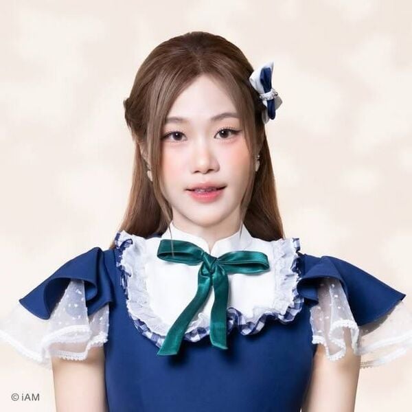 ファイル:2026年CGM48プロフィール Emma 2.jpg