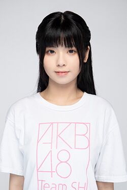 2022年AKB48 Team SHプロフィール 杜昕懿 2.jpg