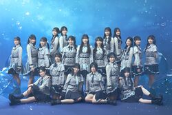 僕が見たかった青空 9thシングルアーティスト写真.jpg