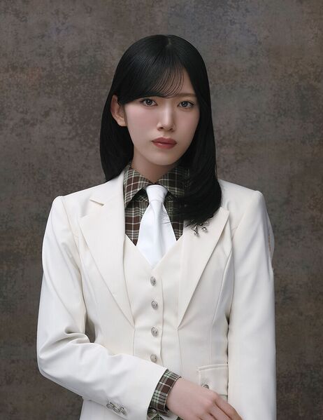 ファイル:2026年櫻坂46プロフィール 村山美羽.jpg