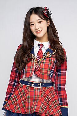 2021年AKB48 Team SHプロフィール 胡馨尹 2.jpg