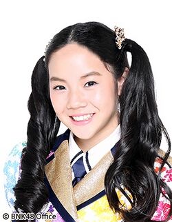 2017年BNK48プロフィール Sawitchaya Kajonrungsilp 3.jpg