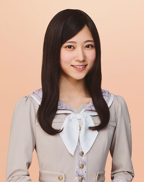 ファイル:2026年乃木坂46プロフィール 川端晃菜.jpg
