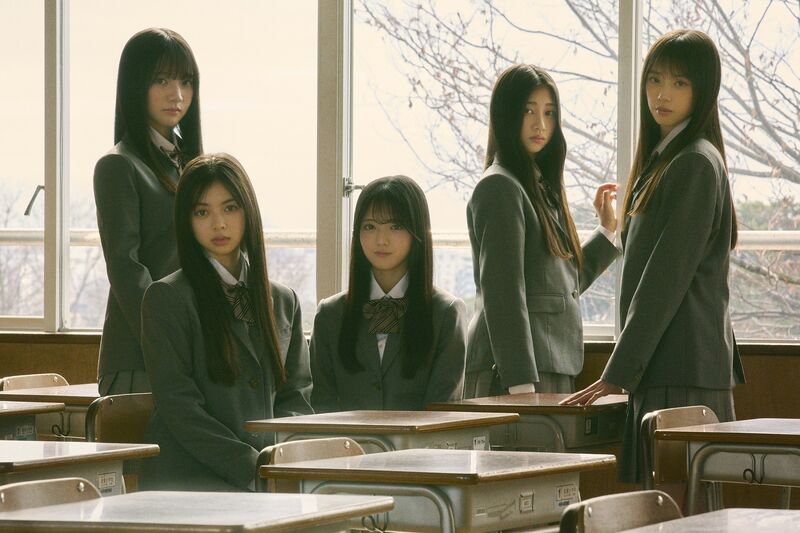 ファイル:乃木坂46 6期生春組 集合写真.jpg