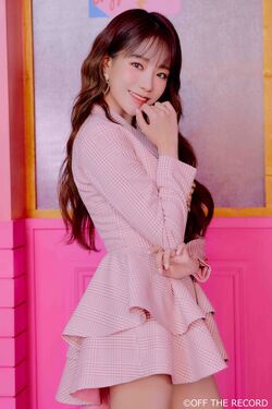 2020年IZ*ONEプロフィール Jo Yu Ri 10.jpg