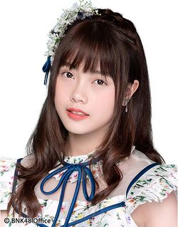 2018年BNK48プロフィール Praewa Suthamphong 2.jpg